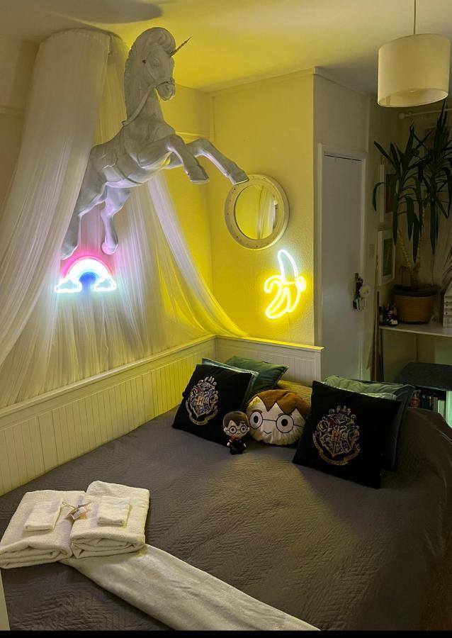 Magical Wizardry Flat In Central ลอนดอน ภายนอก รูปภาพ